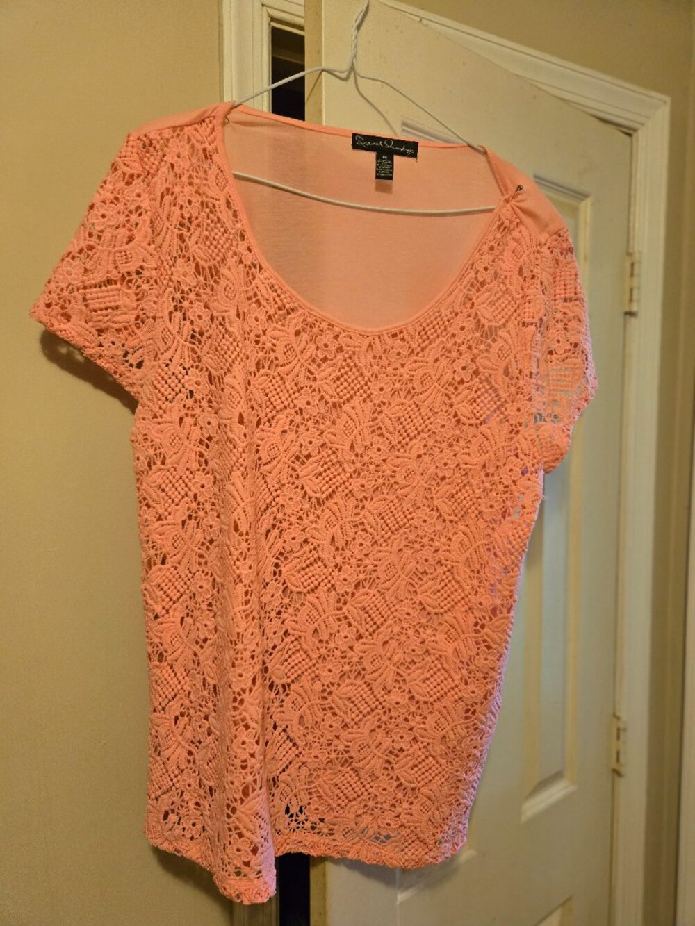 French Laundry 1X peach lace front & sleeves top, with lined front